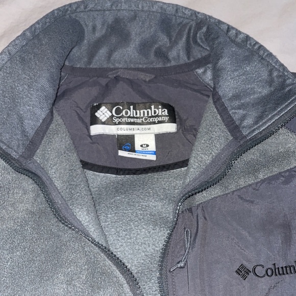 Columbia Zip Up - Picture 3 of 4